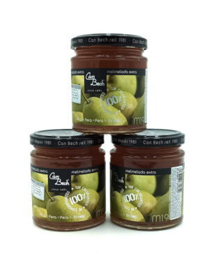 Three jars of pear jam arranged in a triangle, Can Bech labels visible on white background.