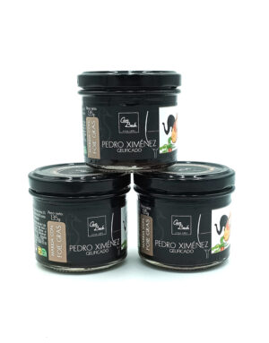1778794819159 - El Gourmext de Casa Chino Three black-lidded jars labeled Pedro Ximénez Gelificado, foie gras flavor, stacked in a triangular arrangement against a white background.